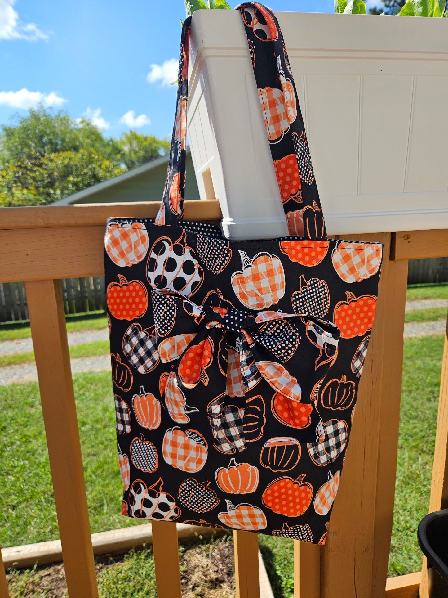 Pumpkin patch tote bag